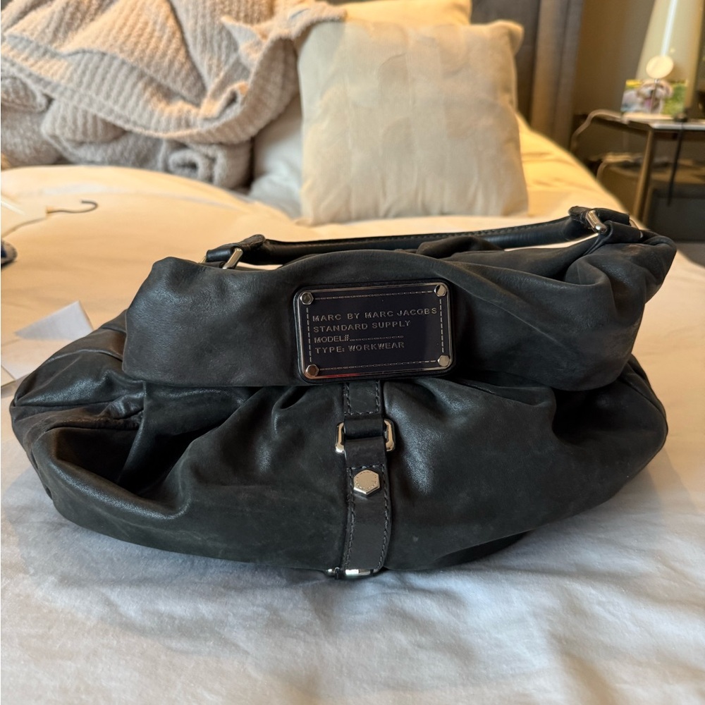 Marc by Marc Jacobs gun metal grey oversize women’s bag with silver hardware - Picture 4 of 4